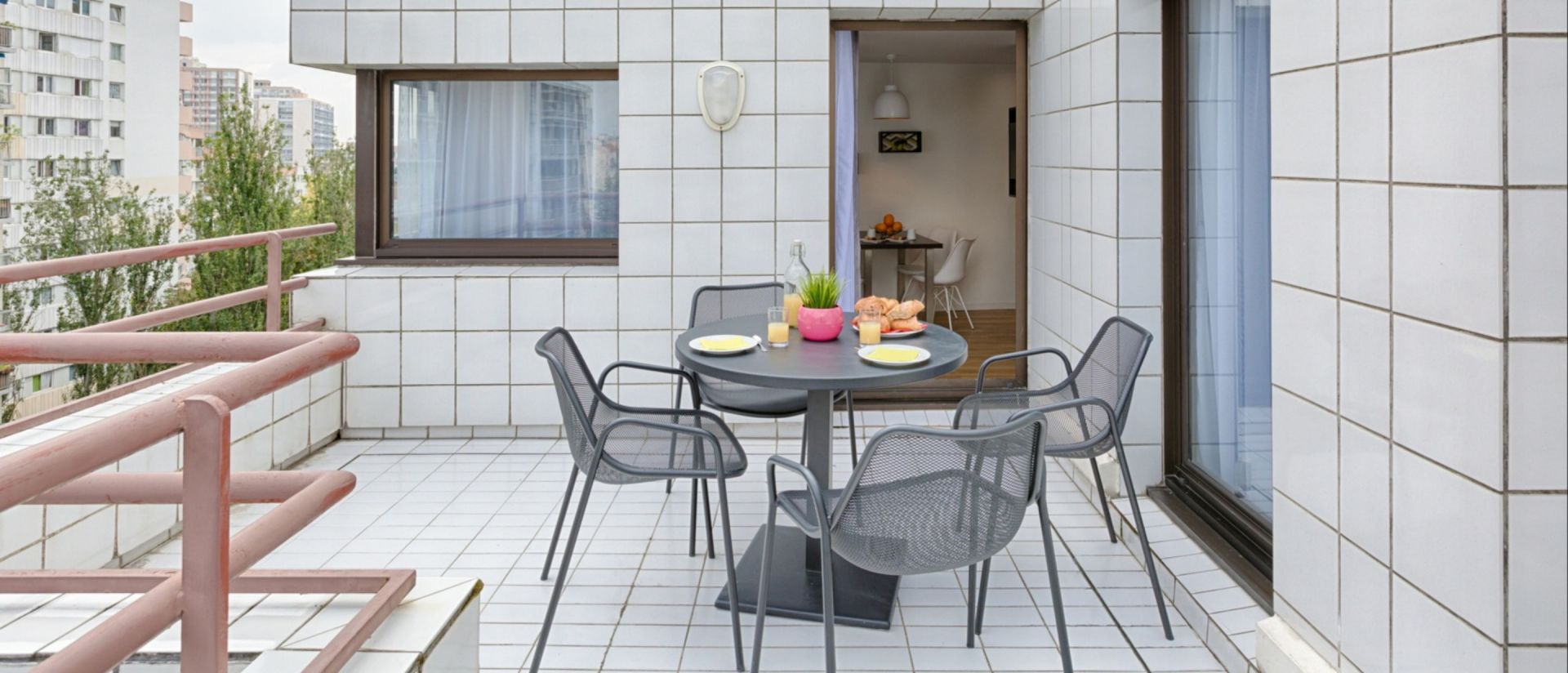 kitchen in apartment at apart hotel Citadines Austerlitz Paris