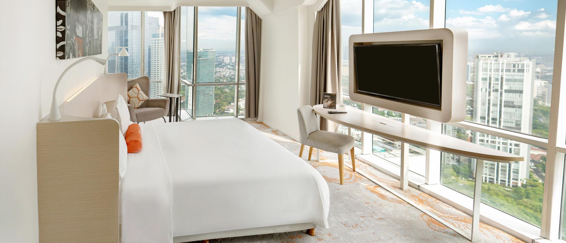 banner bright premier room