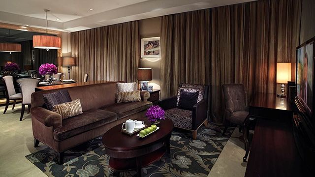 二居室家庭豪华公寓