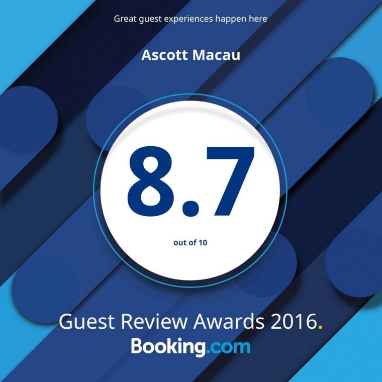 <strong>Guest Review Awards 2016</strong></br><p>Booking.com</p>