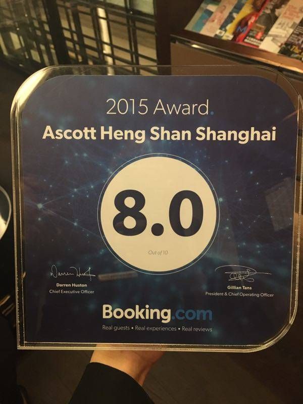 <strong>Guest Review Awards 2015</strong></br><p>Booking.com</p>