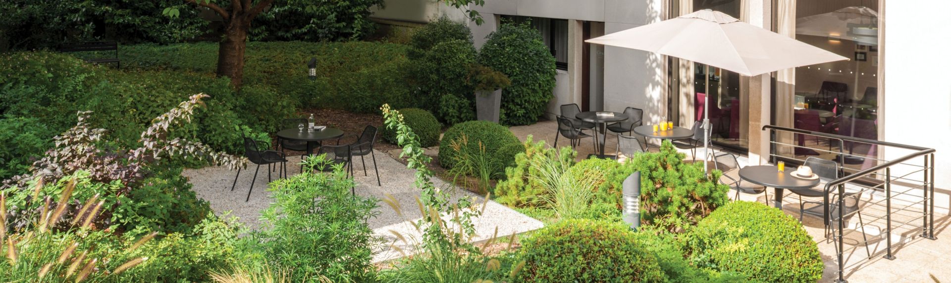 terrace and garden at apar hotel Citadines Austerlitz Paris