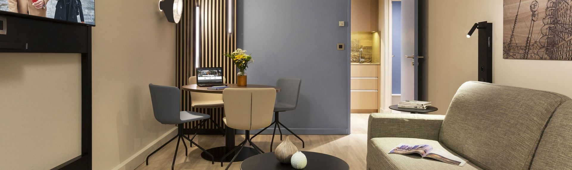 Studio + Apartment Deluxe Connected at Citadines La Défense Paris