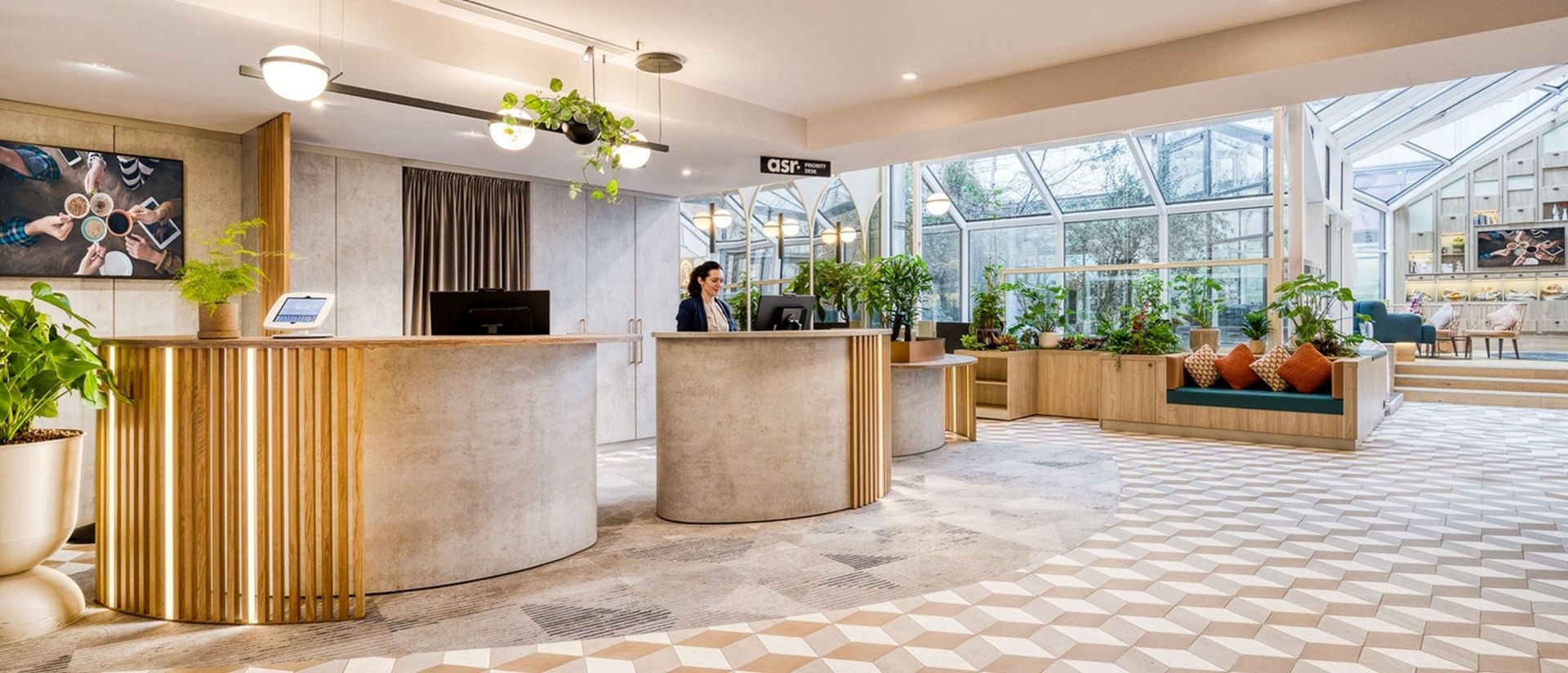 Amenities Overview Sr France Paris Cit Les Halles Lobby 01 Hr 61