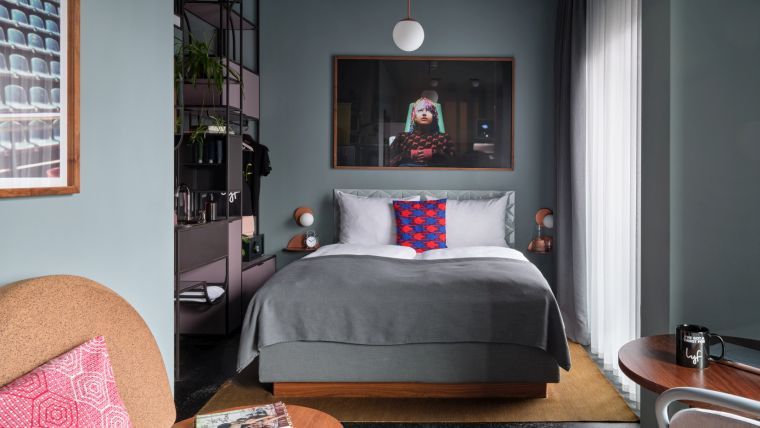 One of a Kind Plus | Bigger (Queen)