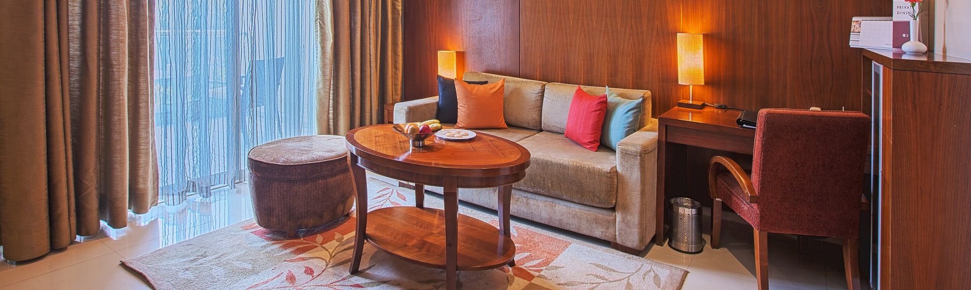 普纳 Naylor 路奥克伍德华庭酒店公寓 概述