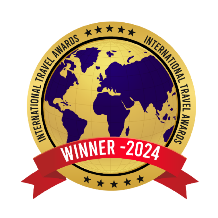 <strong>2024 年国际旅行奖</strong></br>巴厘岛馨乐庭巴拉瓦海滩公寓酒店 荣幸获得 2024 年国际旅行奖最佳家庭酒店公寓。这项荣誉凸显了我们致力于在巴厘岛提供适合家庭入住的卓越住宿，为所有宾客提供舒适、便利并且难忘的体验。