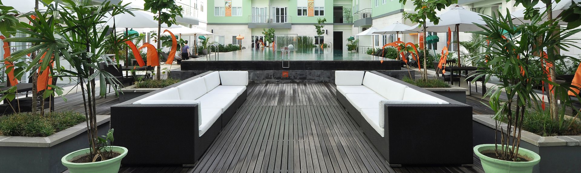 HRVB banner desktop gallery