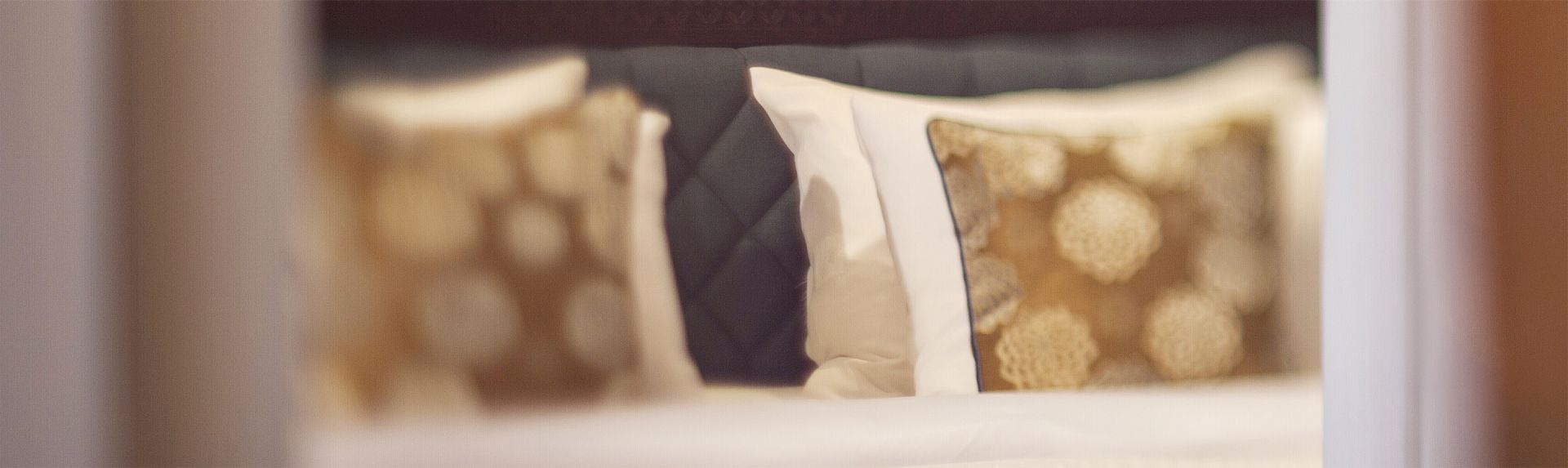 RMAS 横幅桌面客房