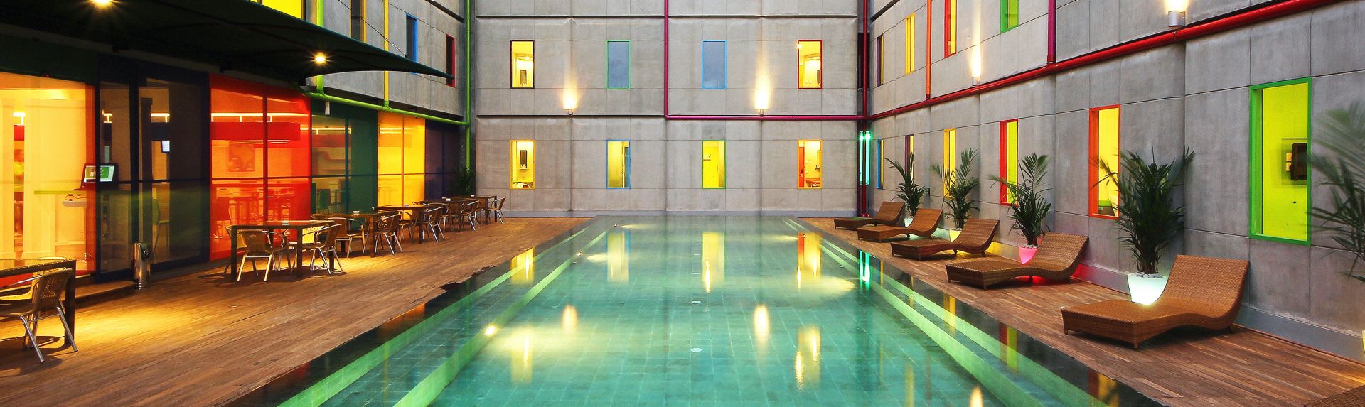 PKTB 横幅桌面设施