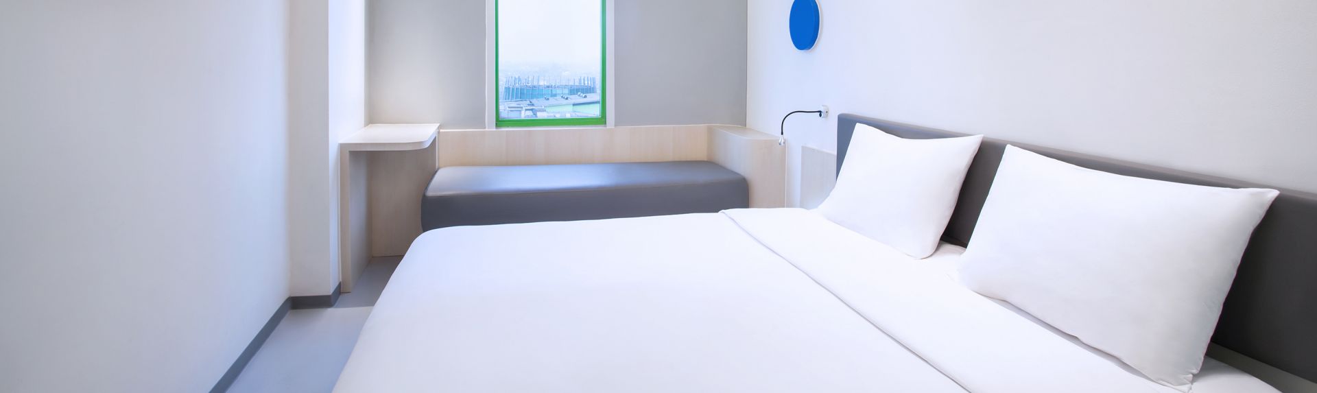 PFCB 横幅桌面房