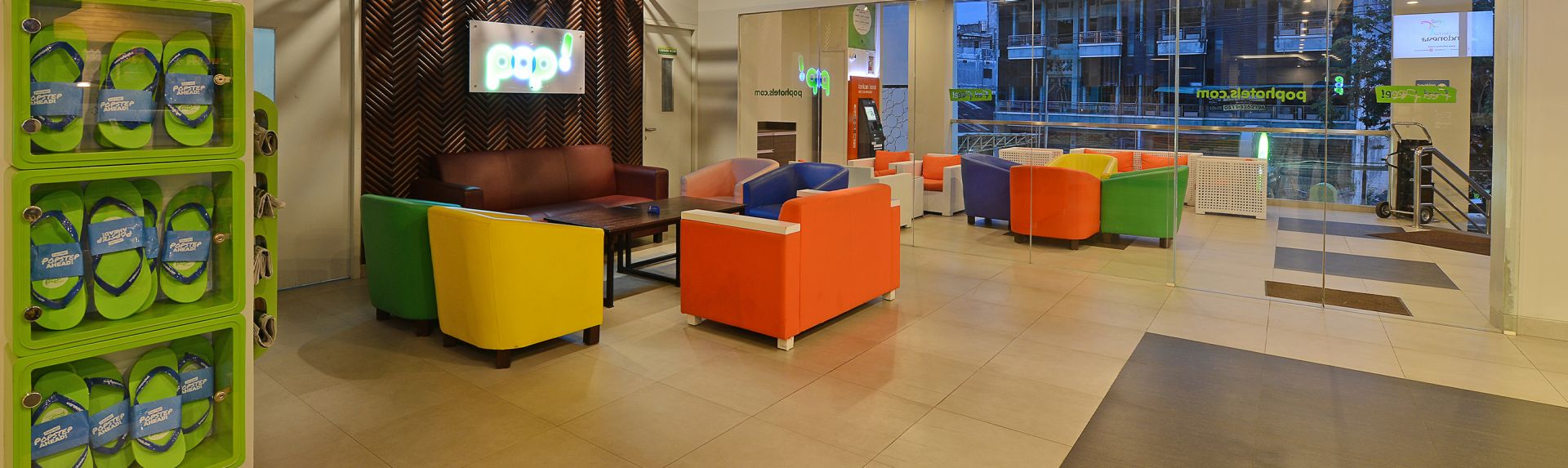  POP Hotel 班加马辛酒店横幅桌面设施