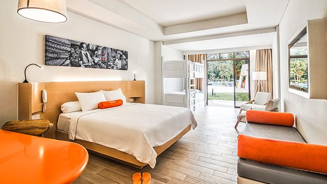 HARRIS 家庭客房，泳池使用