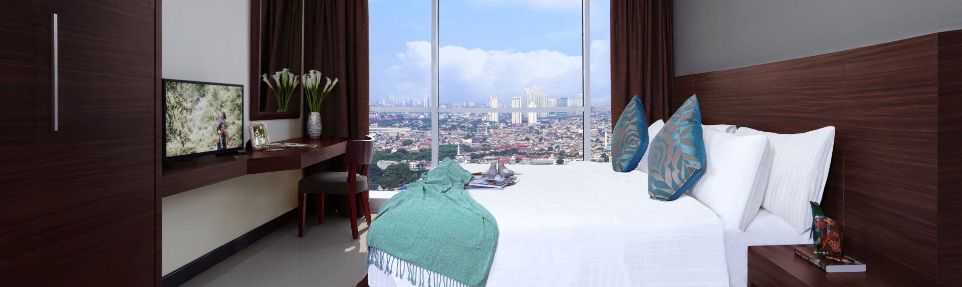 Banner Room Somerset Kencana Jakarta