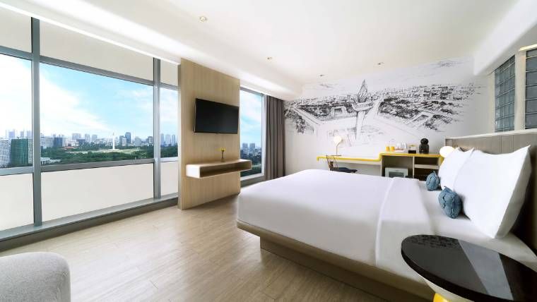 Yello Suite Monas View