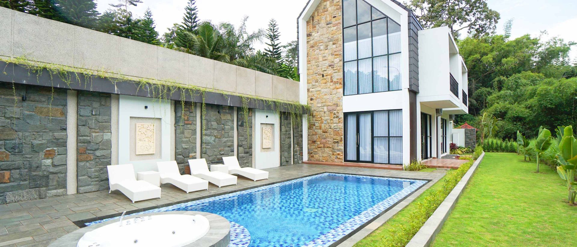 banner wisnuwardhana villa shanaya