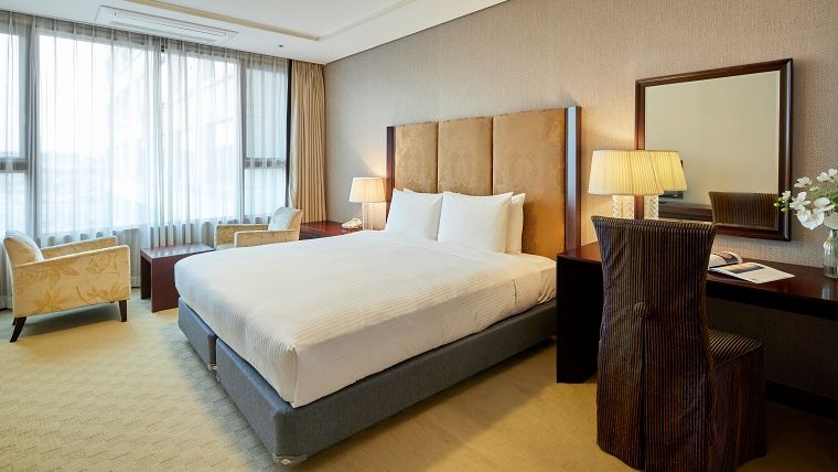 Apartment Types South Korea Seoul Somerset Palace PHSPRE Master Bedroom