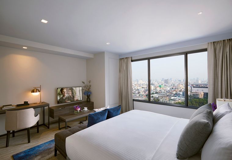 Deluxe_Bedroom and Living area