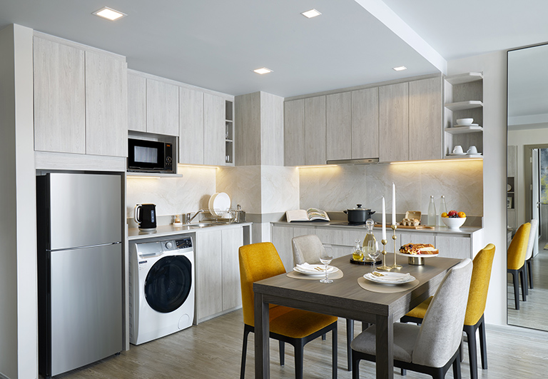 One-Bedroom Premier_Dining and Kitchen Area