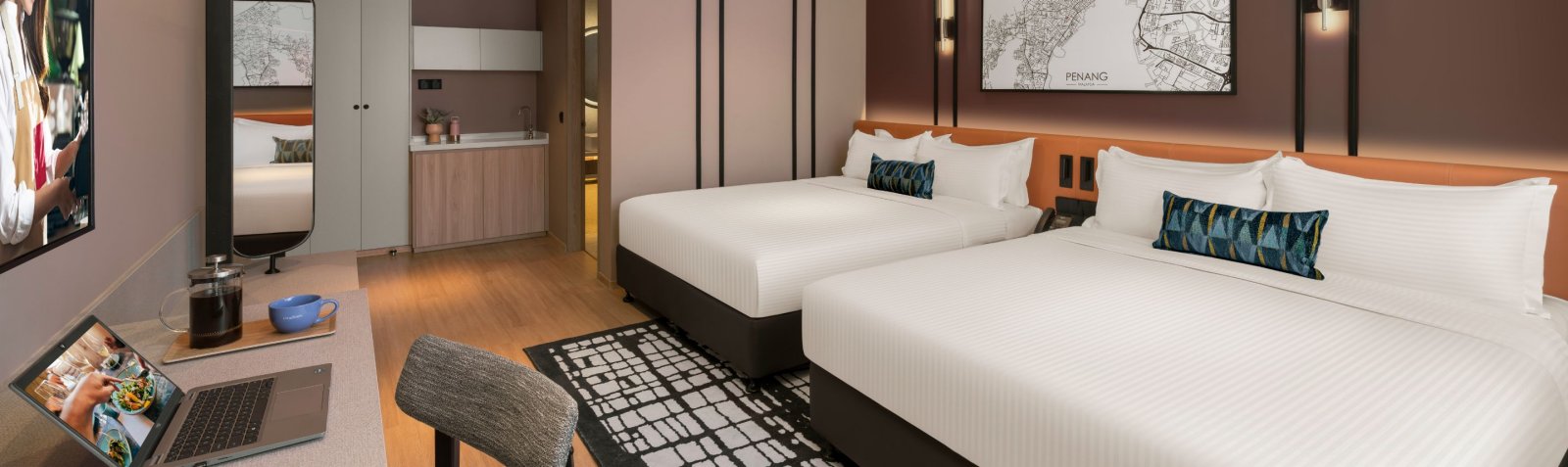 Deluxe Room Double Double