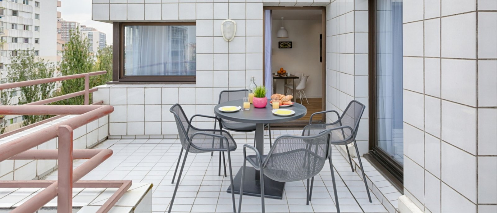 kitchen in apartment at apart hotel Citadines Austerlitz Paris